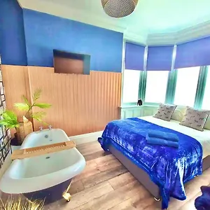 Blue Cheetah Lemur Apartment